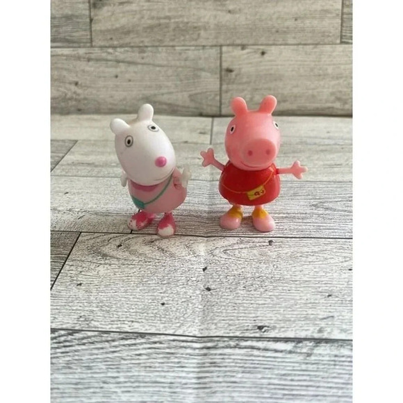 Peppa Pig Lot of 2" Figures Peppa Pig And Suzy Sheep - Picture 1 of 4